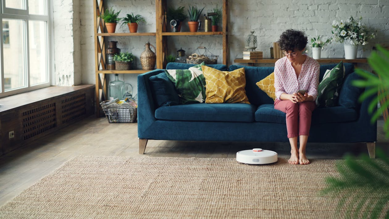 Aspirateur comme Tineco au Canada : robot ou balai laveur, que choisir en 2026 ?