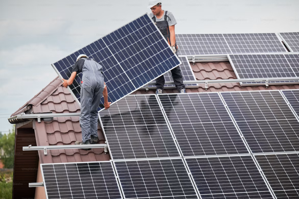 Panneau solaire prix pour maison : combien ça coûte au Canada en 2026 ?
