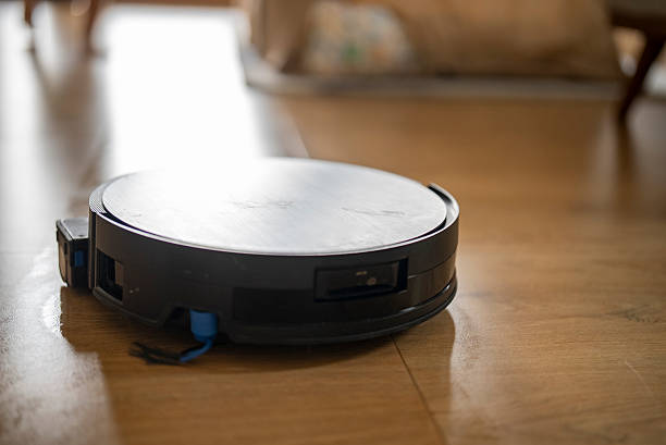 aspirateur robot surveillance maison