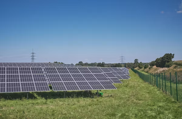 Panneau solaire pour VR et roulotte 
